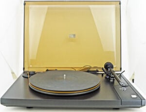 Mobile Fidelity MoFi StudioDeck turntable with MasterTracker Cartridge