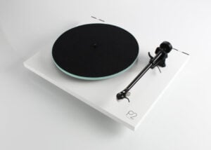 Rega Planar 2 Turntable with Nd3 Cartridge (Gloss White)