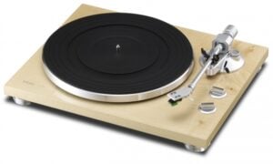TEAC TN-300 Turntable – Belt-drive analog Record Player (Natural Wood)