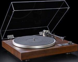 Dual CS 529 Fully-Automatic Turntable with Built-in Phono Preamp and Bluetooth