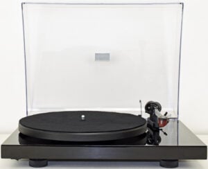 Pro-Ject Debut Carbon DC Black Turntable with Ortofon 2M Red Cartridge/Dustcover