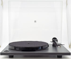 Rega RP1 black Turntable with dustcover