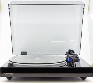 FLUANCE RT85T Reference Turntable w/Ortofon 2M Blue Cartridge