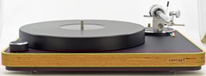 Clearaudio Concept Wood Turntable with Satisfy Carbon Fiber Tonearm